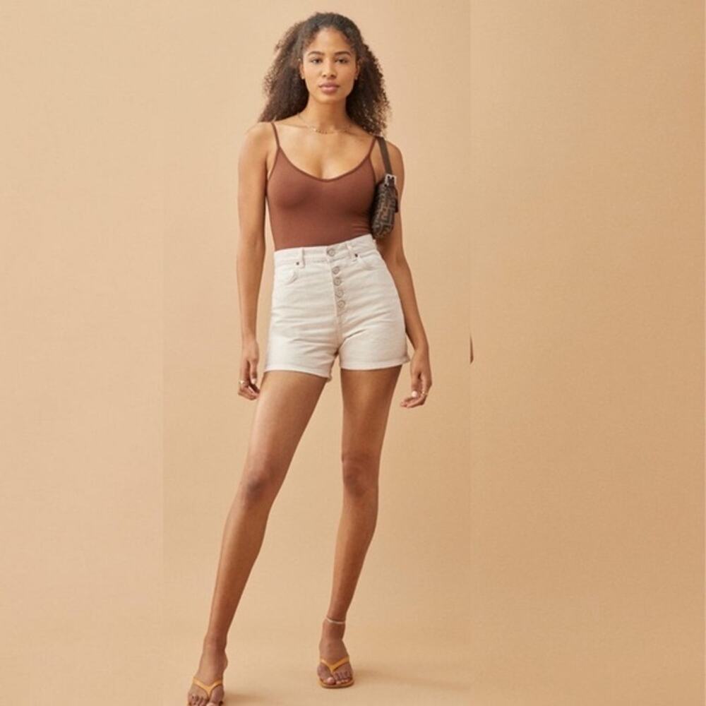 Reformation 100% Cotton Cream Khaki Amy Button Fly High Rise Jean Shorts Size 26